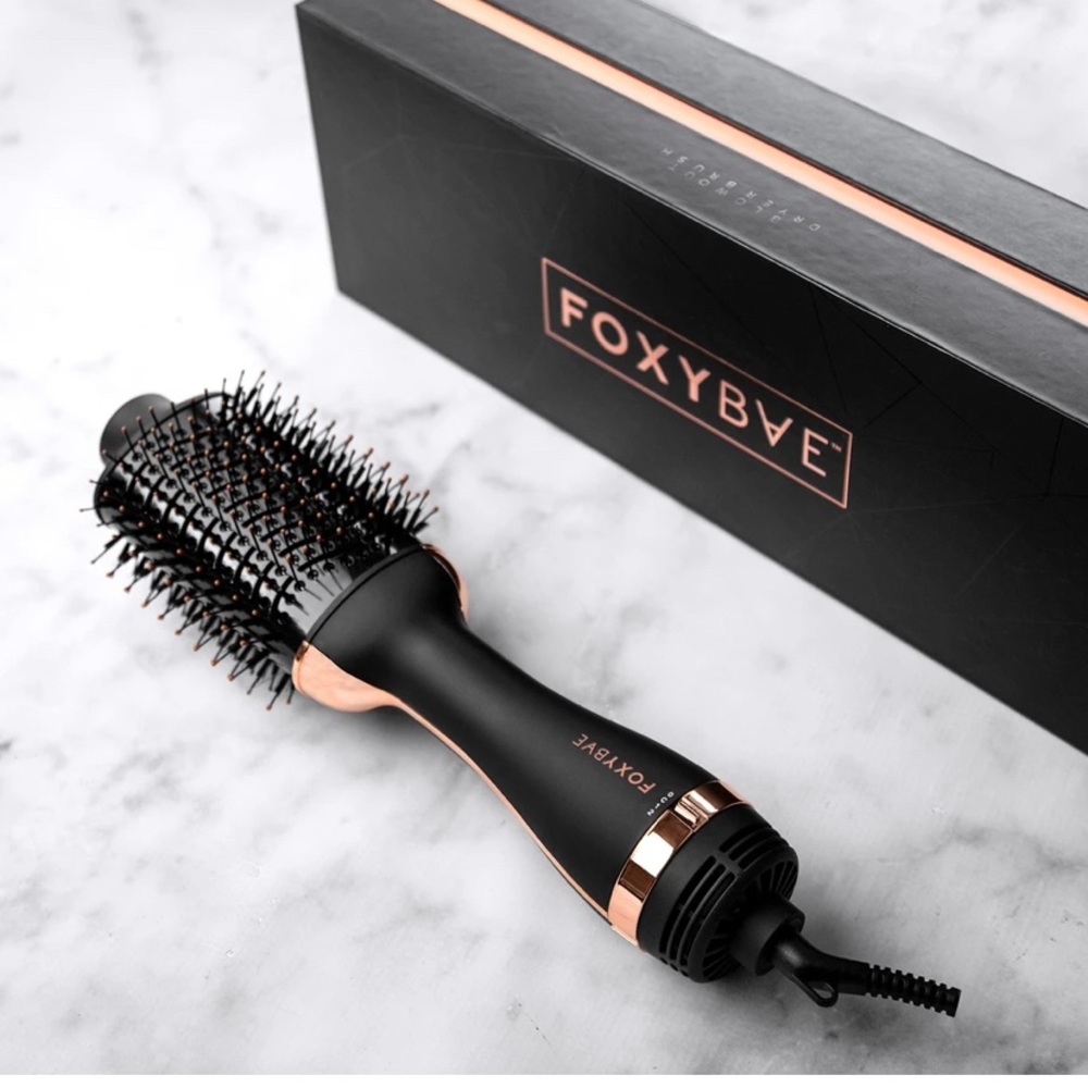 Blow Out Brush by FoxyBae